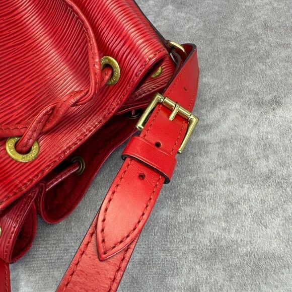 Louis Vuitton Epi Noe Vintage Large GM Bucket Bag - Picture 10 of 16
